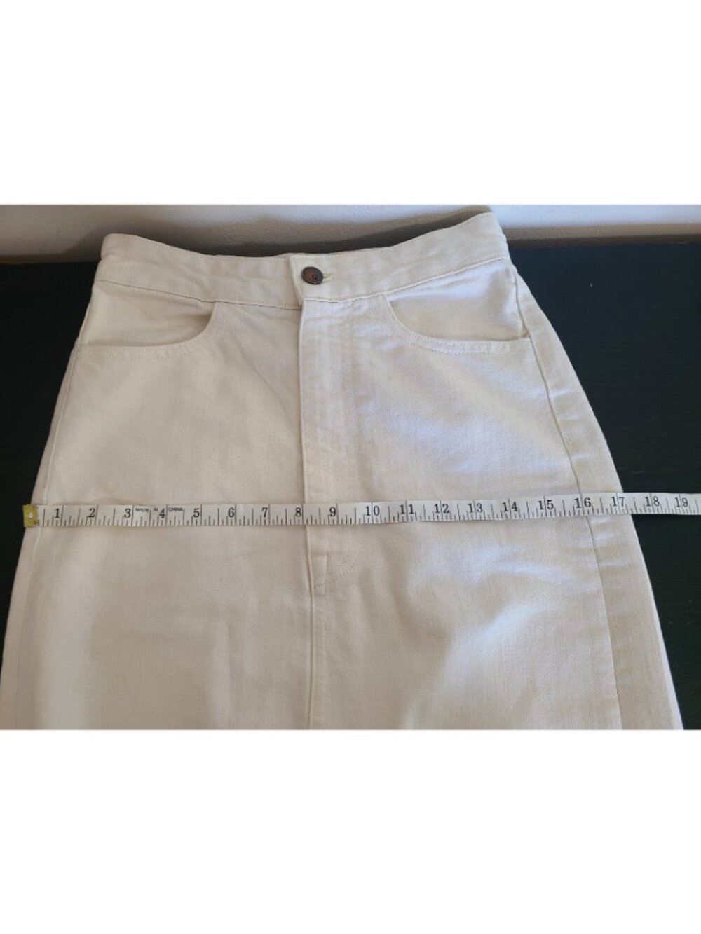 Goop G. Label Yu Denim Pencil Skirt Midi in Natural size 27 - Picture 4 of 9